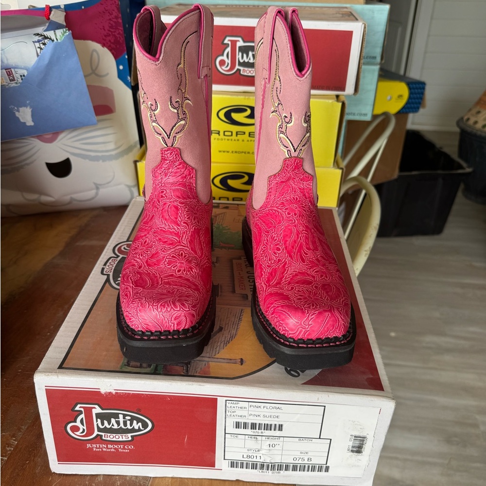 Justin Boots Vibrant Pink Heeled Boots - Picture 7 of 7